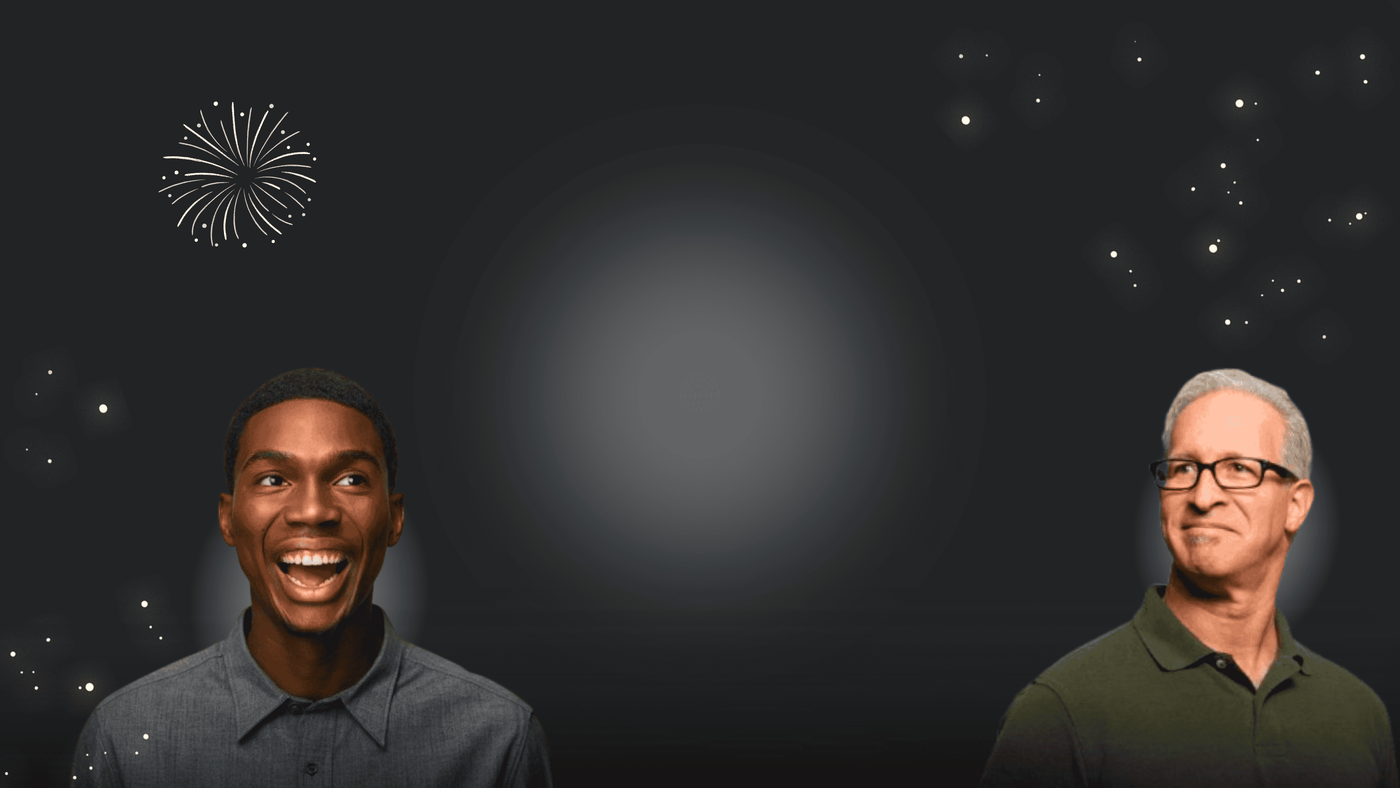 Deux clients avec de larges sourires de joie et de satisfaction, regardant vers le haut comme s'ils découvraient un cadeau ou un résultat impeccable, sur un fond festif symbolisant une célébration.